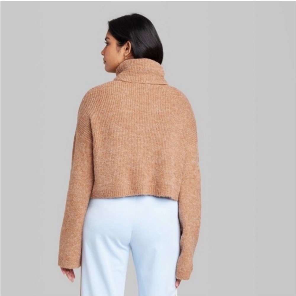 Modern Minimalist Ribbed Cropped Sweater - Picture 2 of 5